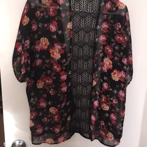 Floral Lace Cardigan - Picture 2 of 3